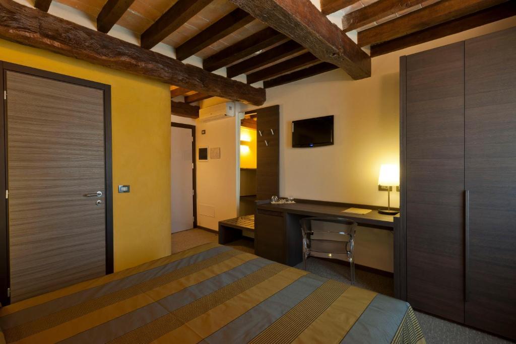 Locanda Sant'Ambrogio Rivalta  Ruang foto