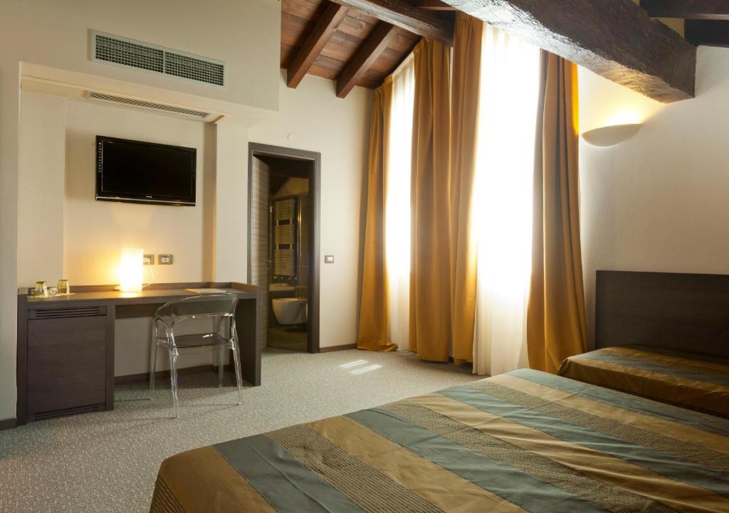 Locanda Sant'Ambrogio Rivalta  Ruang foto